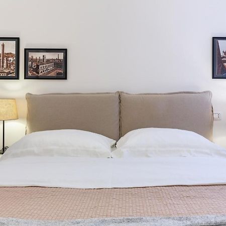 Bologna Piazza Del Nettuno Apartment Kültér fotó